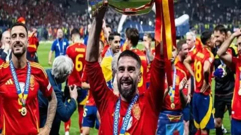 意法德西甲积分榜公布：罗马居首，巴黎紧邻其后